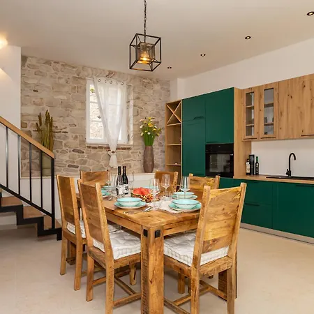 Grand Stone Casa Ciccarelli By Irundo Vikendica *