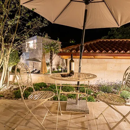 Vikendica Grand Stone Casa Ciccarelli By Irundo Pucisca