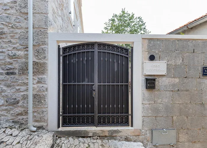 Grand Stone Casa Ciccarelli By Irundo * Pucisca