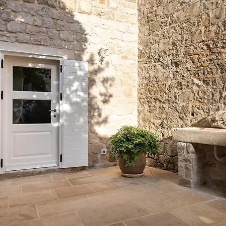 Grand Stone Casa Ciccarelli By Irundo Pucisca