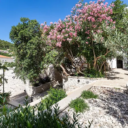 Grand Stone Casa Ciccarelli By Irundo *