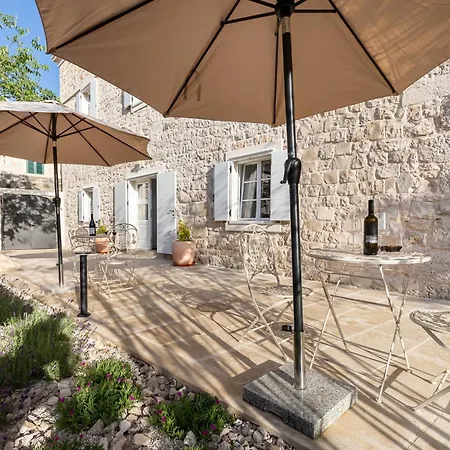 Grand Stone Casa Ciccarelli By Irundo Pucisca