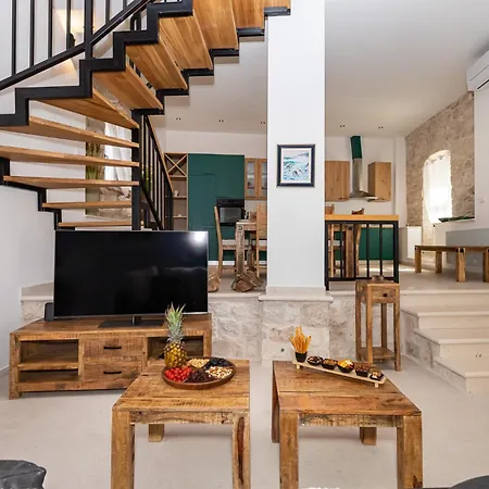 Grand Stone Casa Ciccarelli By Irundo *