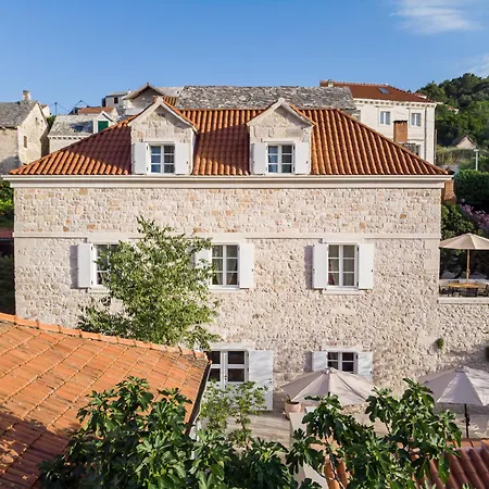 Holiday home Grand Stone Casa Ciccarelli By Irundo Pucisca