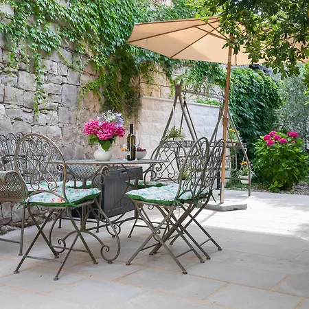 Grand Stone Casa Ciccarelli By Irundo * Pucisca