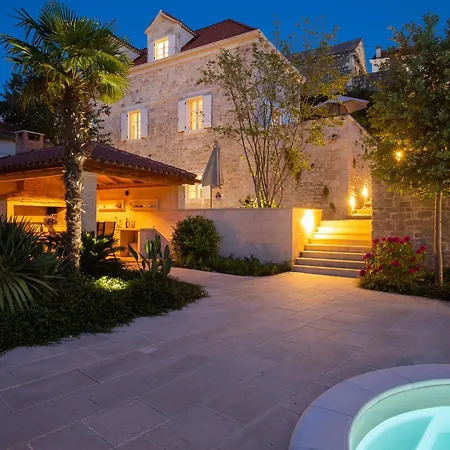 Grand Stone Casa Ciccarelli By Irundo Pucisca