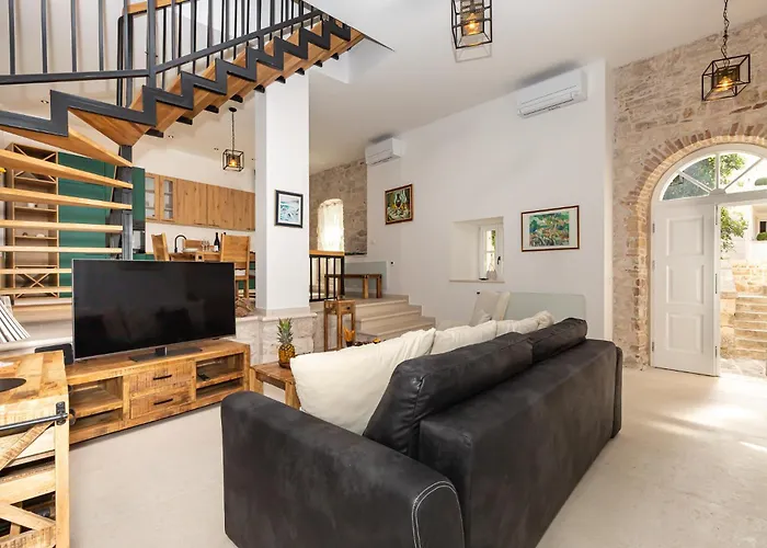 Grand Stone Casa Ciccarelli By Irundo