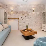 Grand Stone Casa Ciccarelli By Irundo * Pucisca