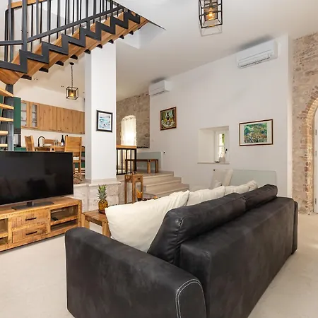 Grand Stone Casa Ciccarelli By Irundo