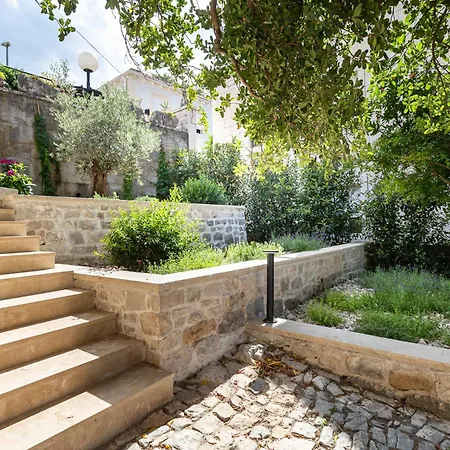 Grand Stone Casa Ciccarelli By Irundo *