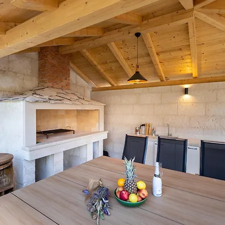 Grand Stone Casa Ciccarelli By Irundo