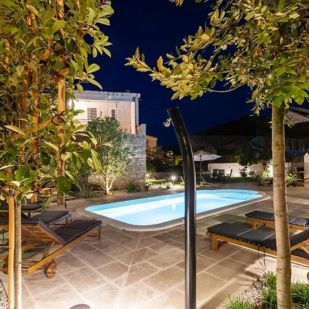 Grand Stone Casa Ciccarelli By Irundo بيت للعطل بوتشيتشا