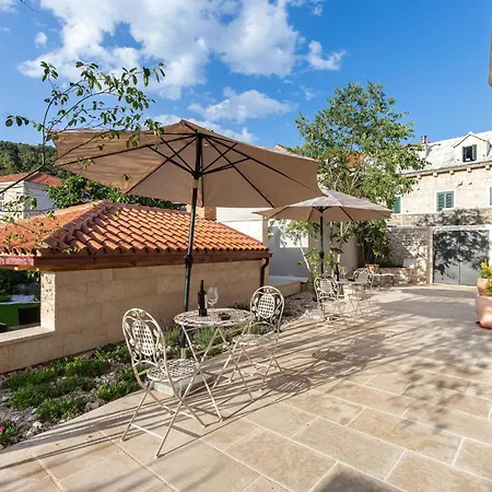 Grand Stone Casa Ciccarelli By Irundo بوتشيتشا