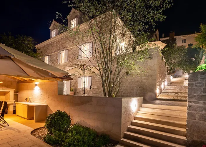 Grand Stone Casa Ciccarelli By Irundo *