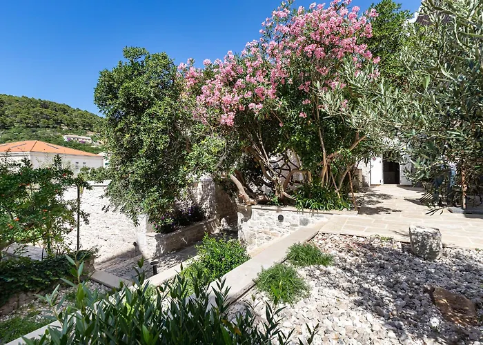 Grand Stone Casa Ciccarelli By Irundo *