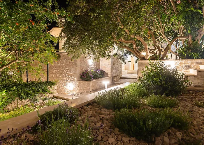 Grand Stone Casa Ciccarelli By Irundo *