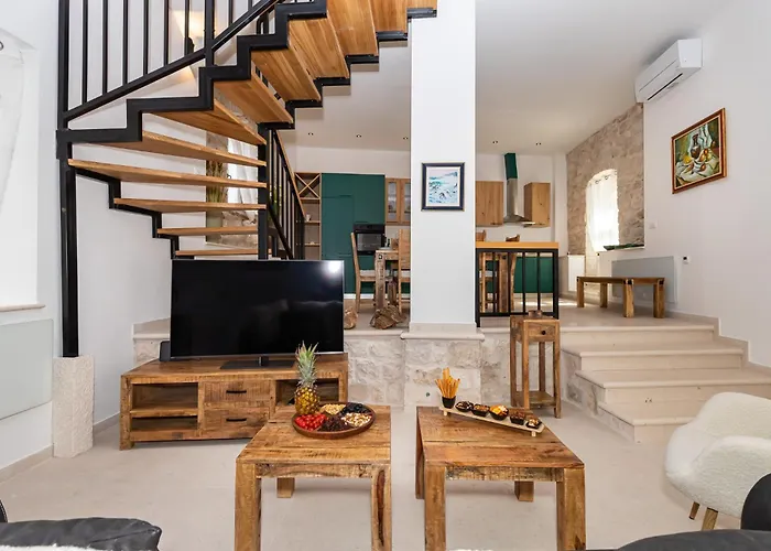 Grand Stone Casa Ciccarelli By Irundo *